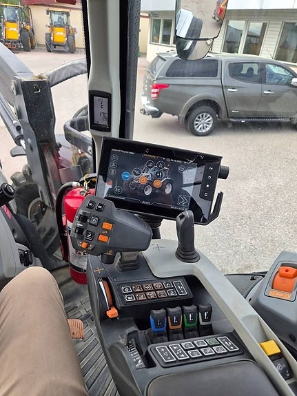 Valtra N174 Direct GPS 7 of 8