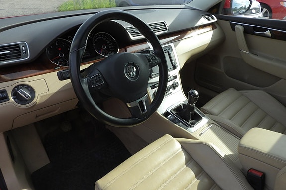 Volkswagen Passat 17 of 17