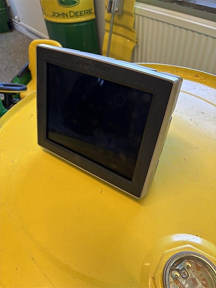 John Deere 4240 display
