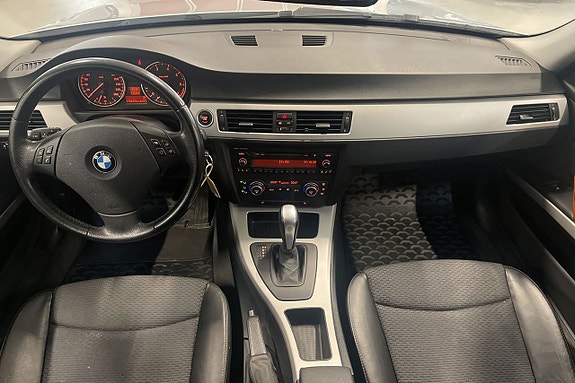 BMW 318i 9 of 11