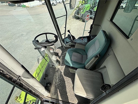CLAAS Lexion 460 7 of 11