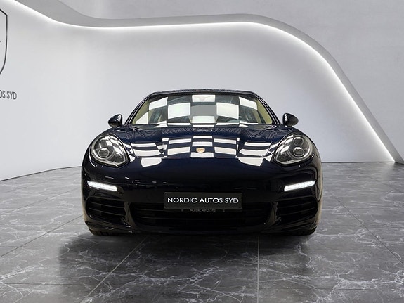 Porsche Panamera 8 of 23