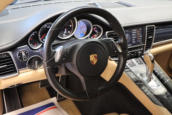 Porsche Panamera 11 of 23