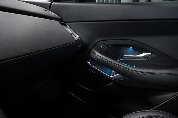 Jaguar E-PACE 26 of 30