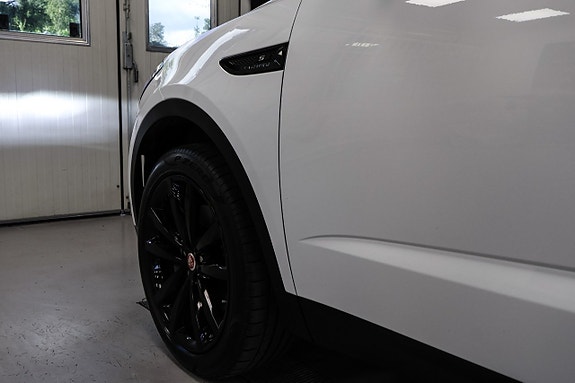 Jaguar E-PACE 11 of 30