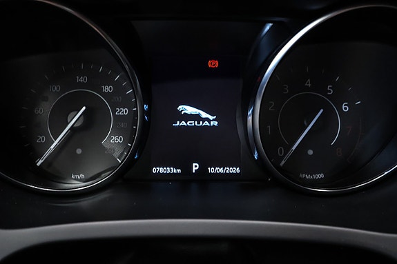 Jaguar E-PACE 28 of 30