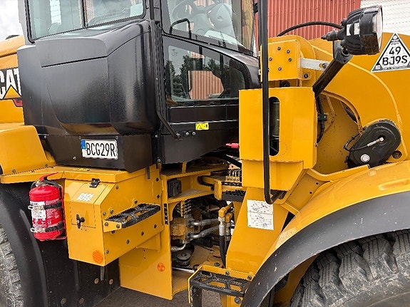 CAT 930M 7 of 10