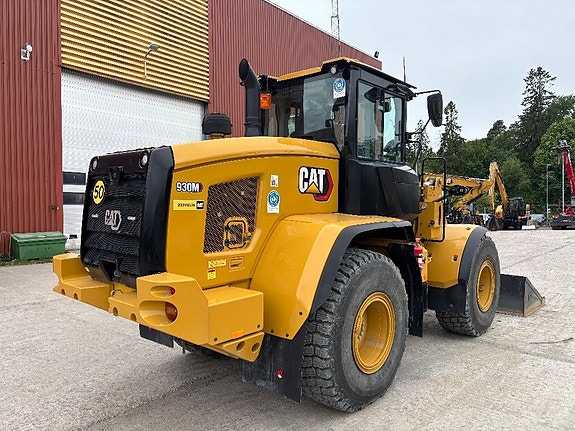 CAT 930M 3 of 10