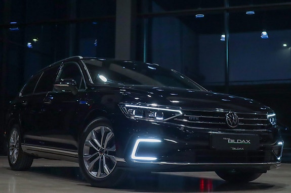Volkswagen Passat 2 of 5