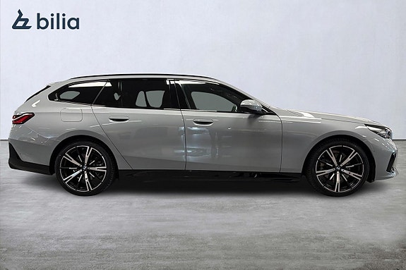 BMW 530e 16 of 18