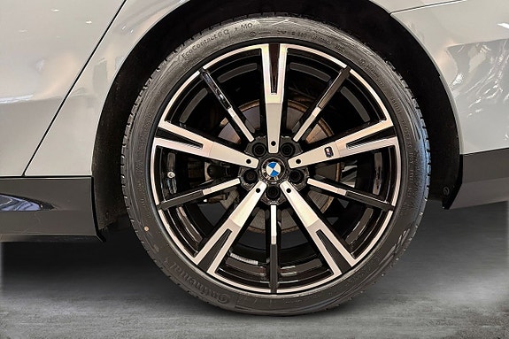 BMW 530e 15 of 18