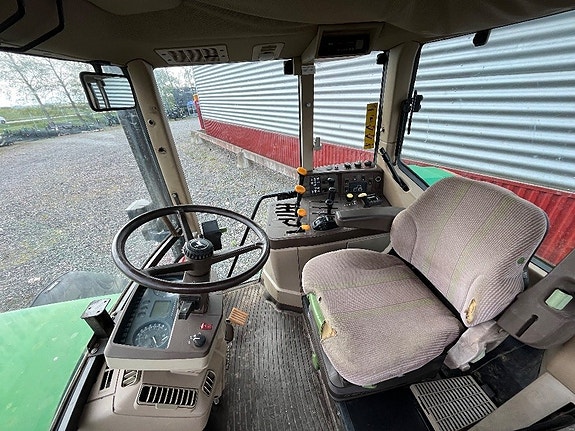 John Deere 6210 6 of 7