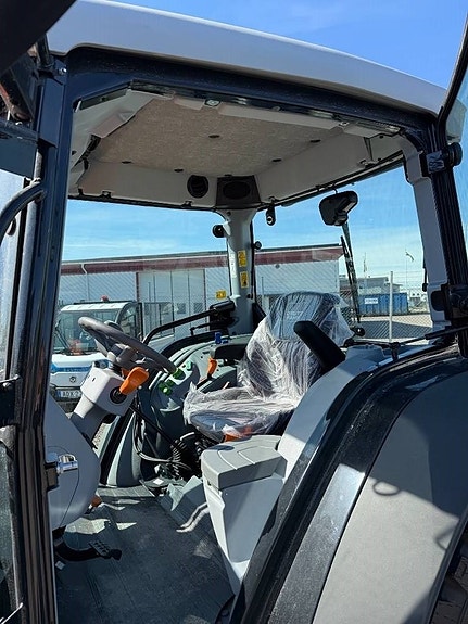 Deutz-Fahr 5075 D 6 of 7