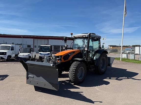 Deutz-Fahr 5075 D 2 of 7