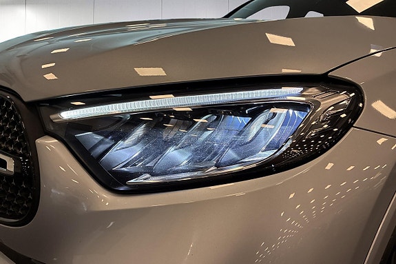 Mercedes-Benz GLC300 de 28 of 29
