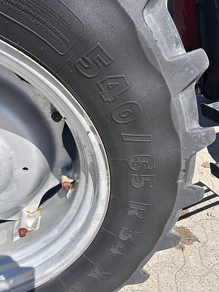 Case IH JX 1100 U 4 of 6