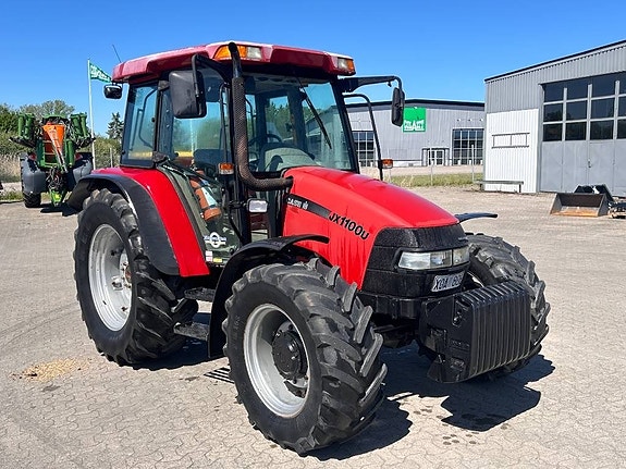 Case IH JX 1100 U 2 of 6