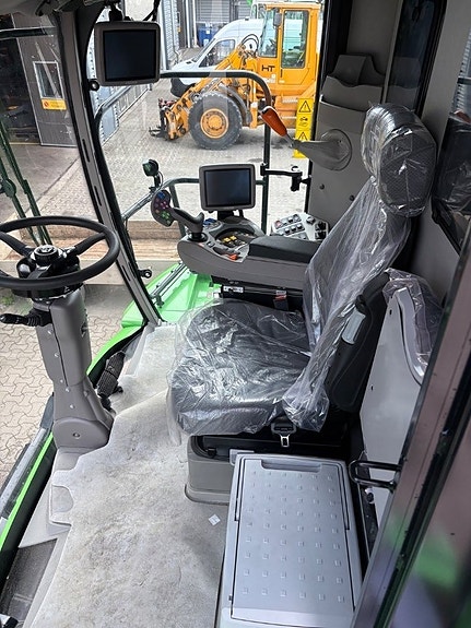 Deutz-Fahr C 9306 TS 13 of 18