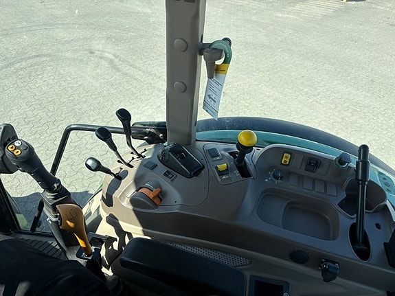 John Deere 5090 M 6 of 9