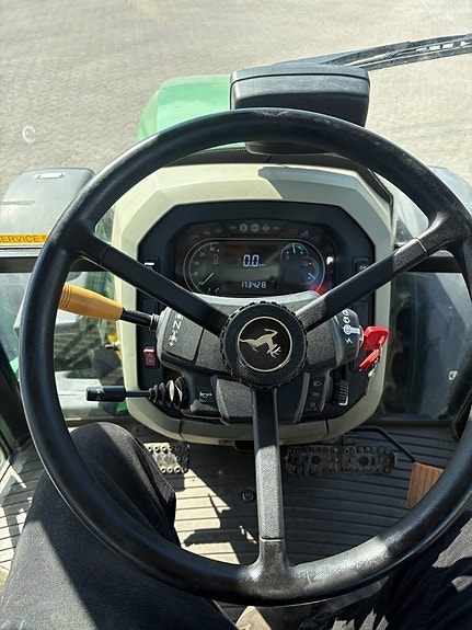 John Deere 5090 M 5 of 9