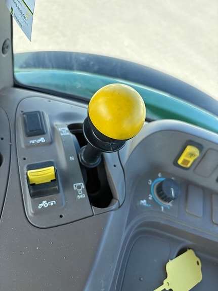 John Deere 5090 M 8 of 9