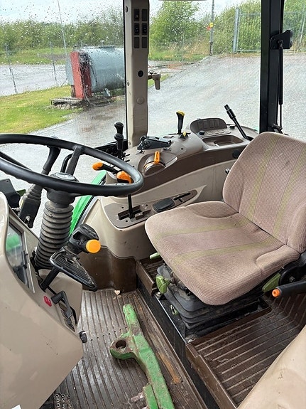 John Deere 5620 9 of 13