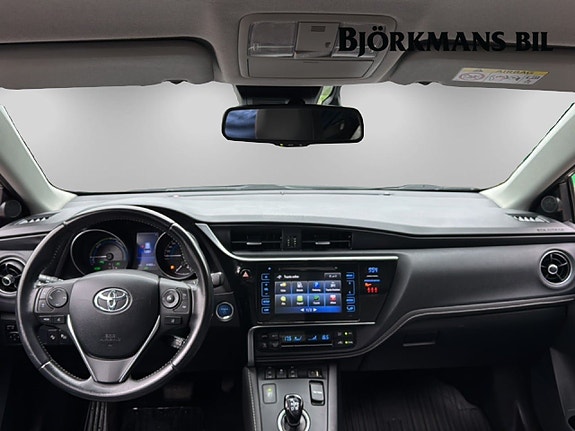 Toyota Auris 7 of 14
