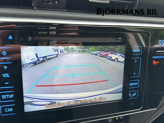 Toyota Auris 12 of 14