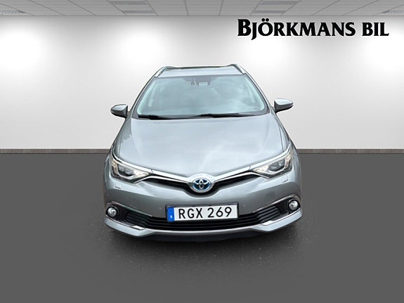 Toyota Auris 2 of 14