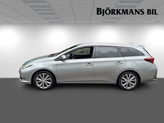 Toyota Auris 4 of 14