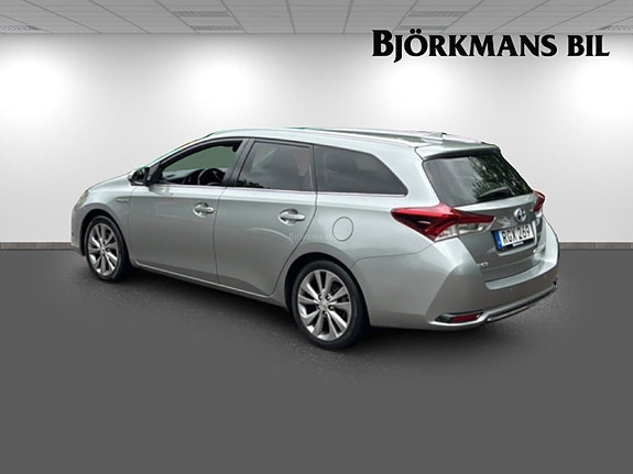 Toyota Auris 6 of 14