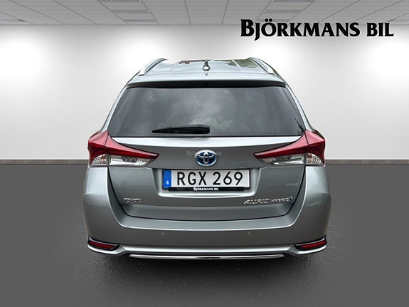Toyota Auris 5 of 14