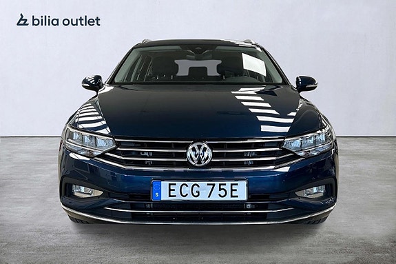 Volkswagen Passat 8 of 29