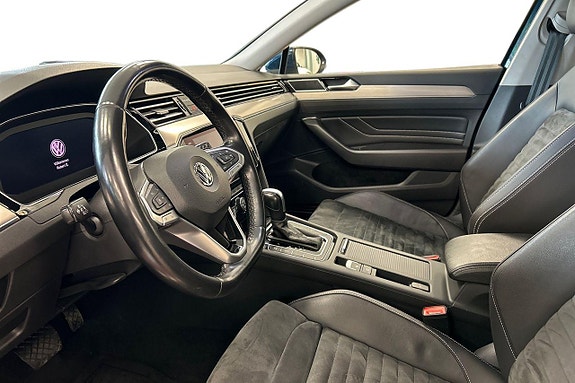 Volkswagen Passat 10 of 29