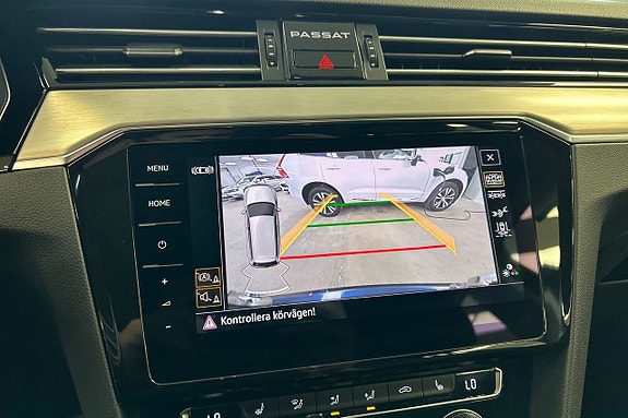 Volkswagen Passat 18 of 29