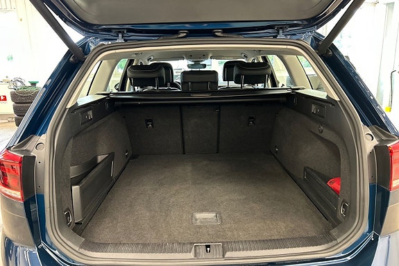 Volkswagen Passat 21 of 29