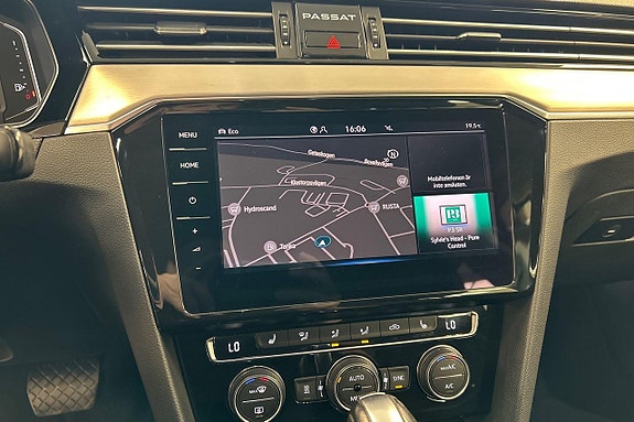 Volkswagen Passat 16 of 29