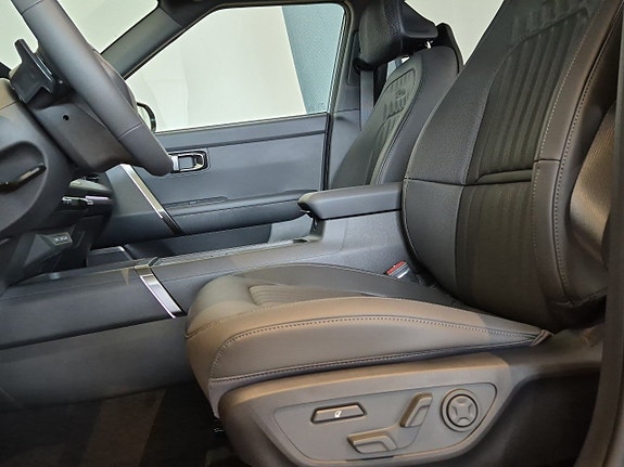 Kia Seltos 8 of 23