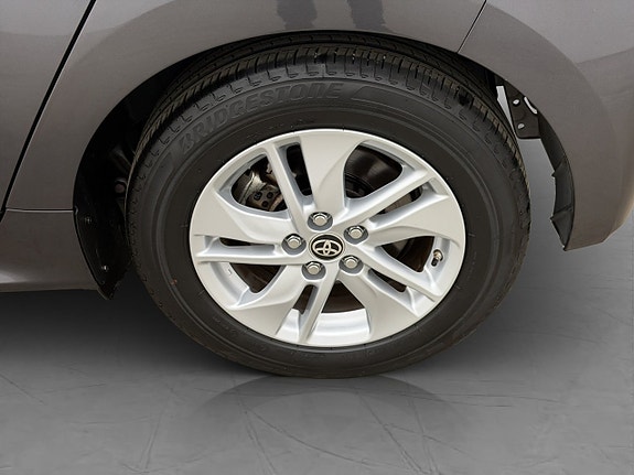 Toyota Yaris 25 of 27