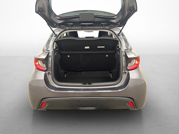 Toyota Yaris 8 of 27