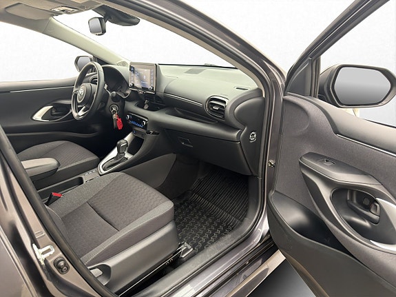 Toyota Yaris 10 of 27