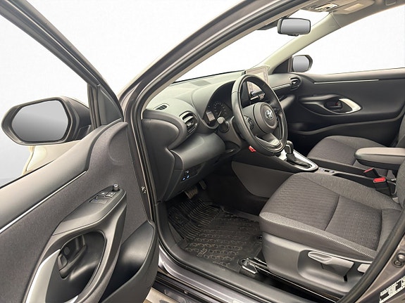 Toyota Yaris 13 of 27