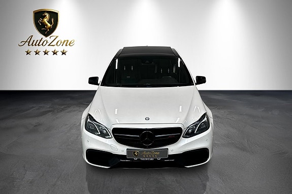 Mercedes-Benz E63 2 of 5