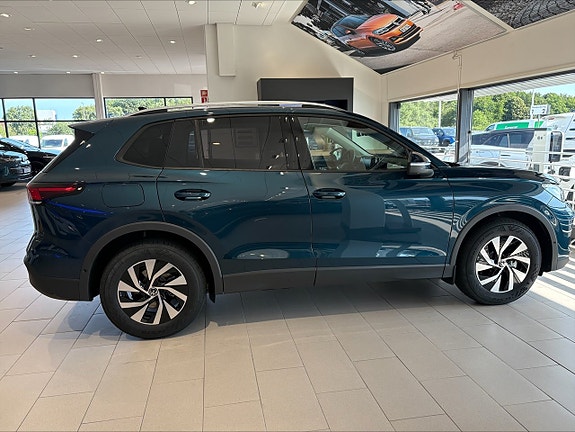 Volkswagen Tiguan 6 of 11