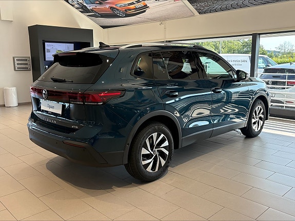 Volkswagen Tiguan 5 of 5