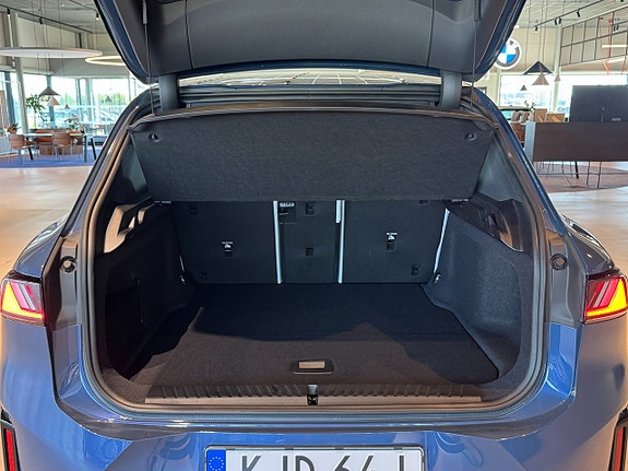 BMW iX3 21 of 23