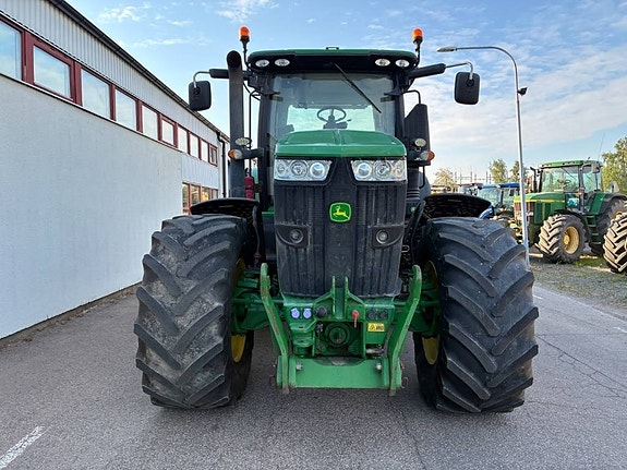 John Deere 7250 R 2 of 12