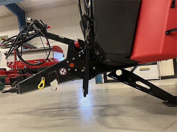 Kverneland IX Track T4 5300L 5 of 5
