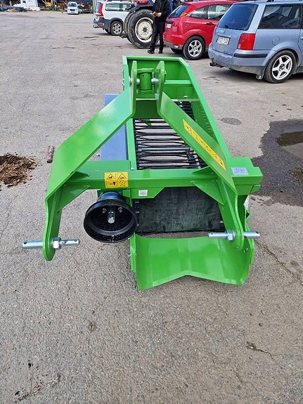 Bomet Upus Z656 2 of 6