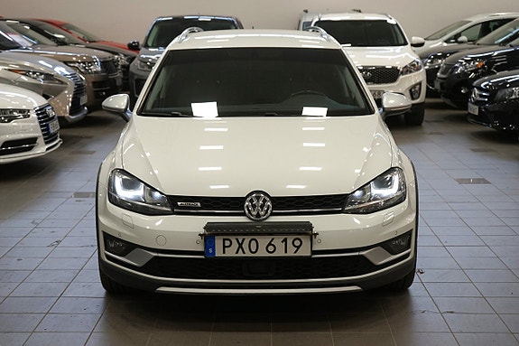 Volkswagen Golf Alltrack 3 of 20